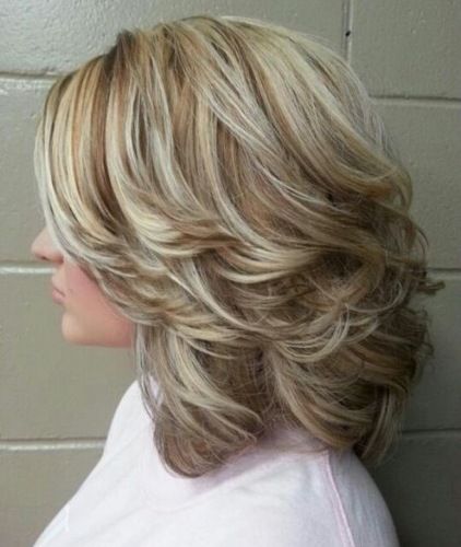 Extra Layered Medium Hair, Cute Medium Length Hairstyles, Medium Curly Hair Styles, Shoulder Length Hair, Great Hair, Layered Haircuts, Layered Hair, Hair Cut, Casual Elegance