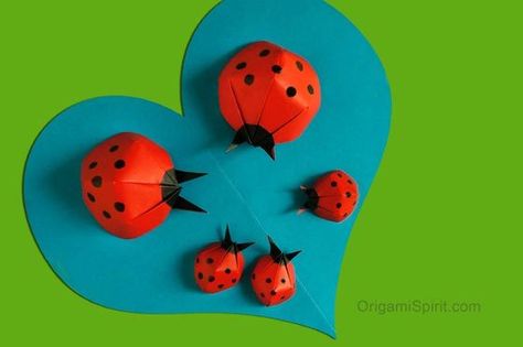 origami-ladybug-560 Origami Ladybug, How To Make Origami, Origami Animals, Recycled Projects, Paper Ornaments, Holiday Paper, Simple Holidays, Paper Folding, Kirigami