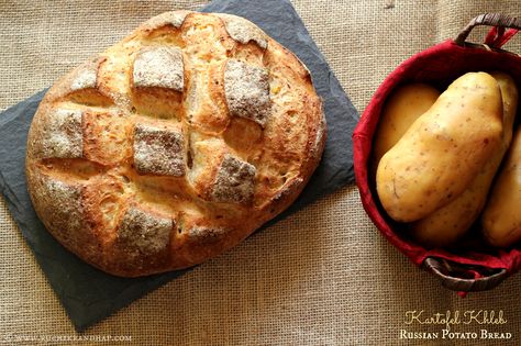 Here's a very easy, rustic and delicious savoury bread that goes very well with curries or soup! The bread contains no eggs, is easy to shape although it needs a little bit of kneading. The addition of mashed potatoes and wholewheat flour makes it healthier than your usual breads with maida. Do give it a try!   Kartofel Khleb ~ Russian Potato Bread Fig Quick Bread, Russian Bread, Apple Banana Bread, Savoury Bread, Rustic Potatoes, Harvest Bread, Cheddar Potatoes, Star Bread, Sweet Buns