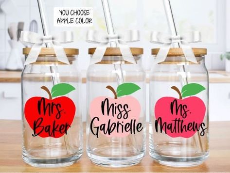 Teacher Holiday Gifts, Teacher Birthday Gifts, Teacher Tumbler, Teacher Birthday, Apple Coloring, Glass Coffee Cups, School Teacher Gifts, Personalized Teacher Gifts, Iced Coffee Cup