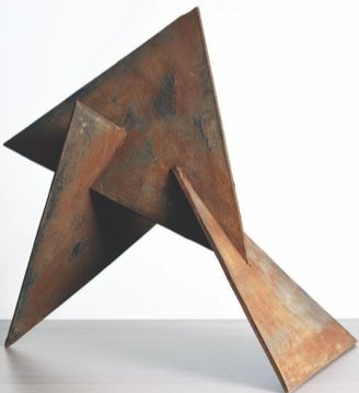 Sheet Metal Sculpture, Abstract Sculpture Geometric Modern Art, Angular Sculpture, Triangle Sculpture, Metal Art Work, Sheet Metal Art, Geometric Sculpture, Cardboard Sculpture, Artistic Installation