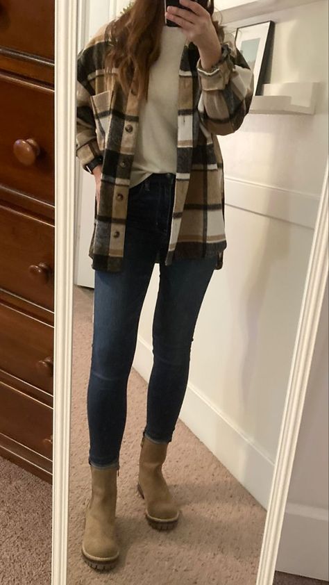 Cute Fall Outfits Shacket, Flannel And Chelsea Boots, Beige Boots Fall Outfit, Beige Top Outfit Winter, Black With Beige Outfit, Womens Flannel Shacket Outfit, Cute Outfits With Shackets, Fall Outfits Plaid Jacket, Cream Plaid Shirt Outfit