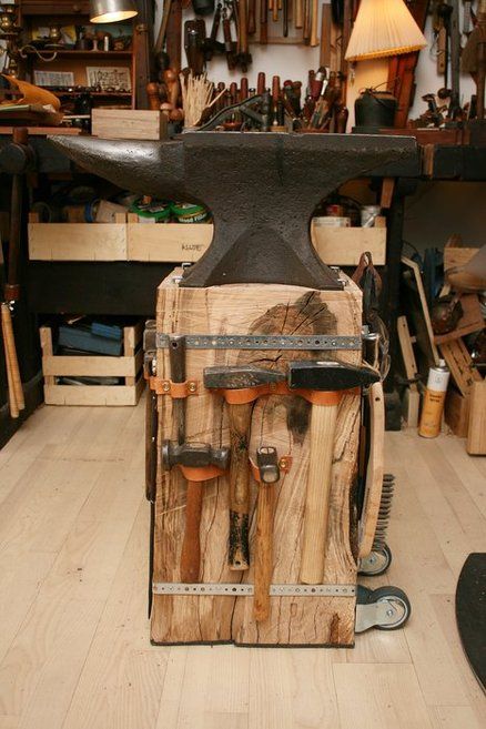 Anvil Stand, Homemade Forge, Home Forge, Forging Tools, Block Of Wood, Blacksmith Tools, Anvils, Blacksmith Projects, Blacksmith Shop