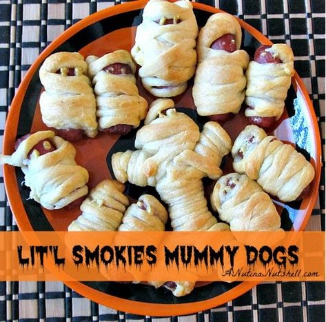 Mummy Dogs With Lil Smokies, Mummy Lil Smokies, Lil Smokies Halloween Recipes, Halloween Little Smokies, Halloween Lil Smokies, Cocktail Weenies, Easy Halloween Party Food, Lil Smokies, Little Smokies