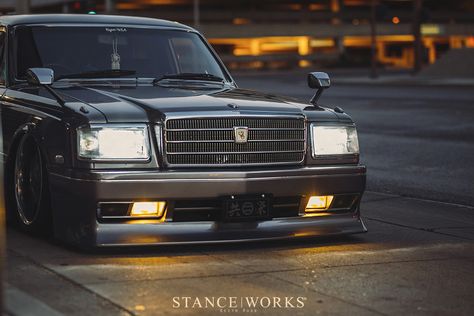 Diamond In The Back – Cesar Luna’s 1990 Toyota Century Limo Toyota Century, 80s Japan, Japanese Sports Cars, Toyota Crown, Best Jdm Cars, Street Racing Cars, Car Emblem, Street Racing, Japan Cars