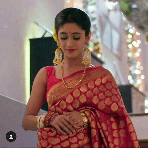 Naira In Saree, Naira Dresses In Yrkkh, Naira Dresses, Radhika Muthukumar, Relatable Illustrations, There Is Always A Way, Saree Looks, Shivangi Joshi Instagram, Kaira Yrkkh