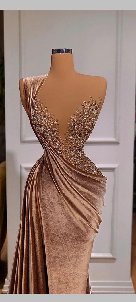 Gold Elegant Dress Classy, Light Pink Evening Gown, Glamorous Dresses Elegant Evening, Met Gala Prom Dress, Gold Gala Dress, Gold Elegant Dress, Md Dresses, Dresses Glam, Matric Dress