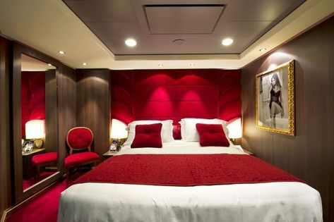 Get a small-ship experience on board one of the Caribbean’s largest floating hotels. Here are 4 ship-within-a-ship experiences for your next Caribbean cruise. Honeymoon Suite Romantic, Ship Bedroom, Cruise Ships Interior, Royal Bedroom Design, Floating Hotel, Caribbean Luxury, Msc Cruises, Ocean Cruise, Honeymoon Suite