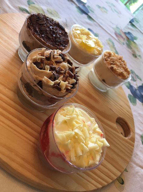 Olive Garden Dessert Sampler Review – Darian's tastes and travels Olive Garden Desserts Copycat, Olive Garden Desserts, Dessert Sampler, Garden Dessert, Small Desserts, Four Kids, Olive Gardens, Dessert Cups, Olive Garden