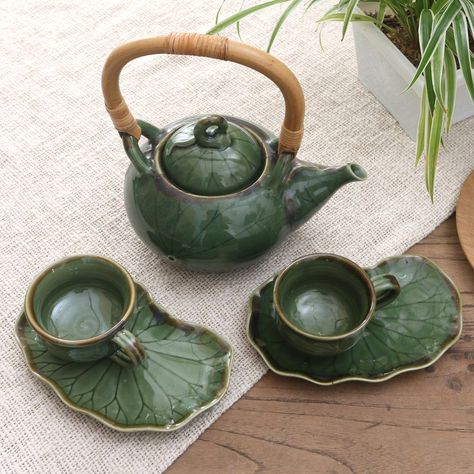 Tea for two is a peaceful affair with Balinese artisan Nyoman Suarmini's lovely green tea set. Hand crafted from ceramic the set includes one teapot with a bamboo handle two cups and two leaf-themed saucers. The set's glossy green glaze will put you at ease as you enjoy your next cup with a friend. Cottagecore Knick Knacks, Green Theme Decor, Tea Pots Aesthetic, Ceramics Tea Set, Cottage Core Ceramics, Tea Pot Aesthetic, Aesthetic Tea Set, Tea Set Aesthetic, Green House Decor