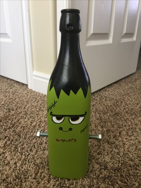 Frankenstein Wine Bottle, Fall Wine Bottle Crafts Diy, Halloween Wine Bottle Crafts, Wine Bottle Craft, Bottle Craft Ideas, Fall Wine Bottles, Halloween Wine Bottles, Fall Decor Diy Crafts, Halloween Bottles