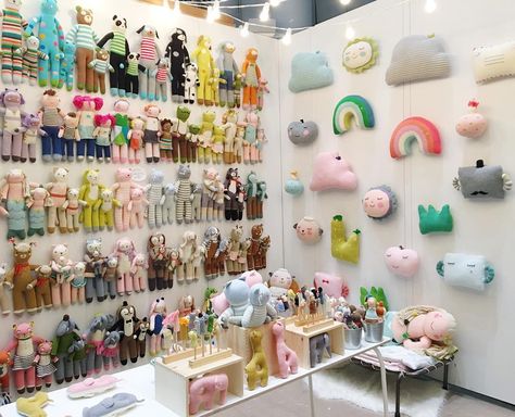 Good Morning from @ny_now We are in New York until Wednesday showing our Spring 2017 line! Retailers: visit us in he Crystal Palace Lobby with @karenalweilstudio #nynow #karenalweilstudio #blablakids #giftsforbaby #retailers Snowy New York, Sellable Crafts, Craft Show Booth, Trendy Toys, Craft Fair Displays, Boutique Decor, Cute Ideas, Show Booth, Craft Show Displays