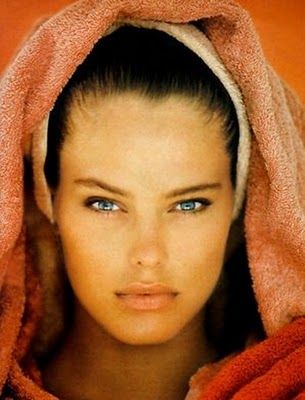 Renee Simonsen Still have this magazine cover Love it! Kelly Emberg, Renee Simonsen, Natalia Vodianova, 90s Models, Cover Girl, Model Face, Elle Magazine, Foto Art, Beauty Icons