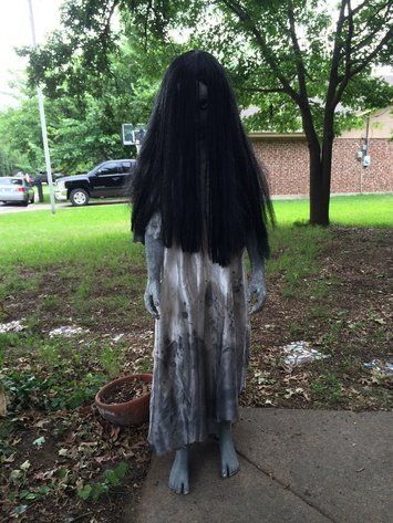 013 | Halloween Forum Insane Asylum Halloween Costume, Halloween Funhouse, Insane Asylum Halloween, Diy Halloween Props, Halloween Gravestones, Asylum Halloween, Halloween Garden Decorations, Decorating Halloween, Hay Ride