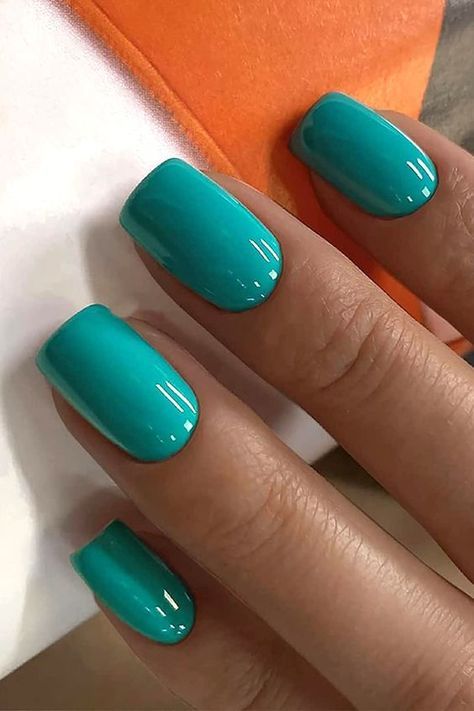 Bright Teal Nails, Beach Nail Ideas, Turquoise Nail Polish, Turquoise Nail Art, Turquoise Nail Designs, Beach Nail Designs, Chic Nail Designs, Teal Nails, Turquoise Nails