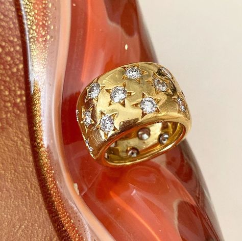 Particulieres on Instagram: “Celestial| Our rare vintage Cartier ring, with more than three carats of exquisite diamonds, makes for quite a light show. Star-set gems…” Celestial Ring, Star Motif, French Jewelry, Diamond Star, French House, Daily Style, Cartier Ring, Light Show, Vintage Diamond