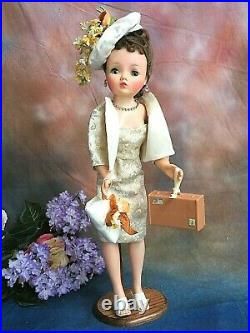 VINTAGE 1950s Madame Alexander CISSY DOLL Brunette JACKIE O DRESS gold SUIT Gold Suit, Saint Kitts And Nevis, Tea Gown, Madame Alexander Dolls, Jackie O, Alexander Dolls, Madame Alexander, St Lucia, Travel Collection