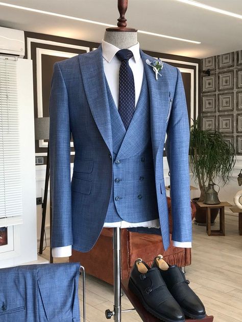 3 Piece Suit Men, Blazer Waistcoat, Lapel Wedding, Blue Plaid Suit, Blue Slim Fit Suit, Gentlemen Style, Stylish Mens Suits, Double Breasted Vest, Double Breasted Waistcoat