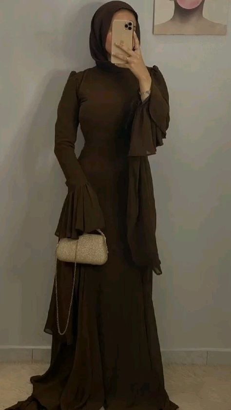 Brown Dress Hijab, Soiree Outfits For Hijab, Hijabi Dresses Soiree, Dress Hijab Soiree, Khimar Fashion, Velvet Gowns, Hijab Soiree, Dress Soiree, Simple Long Dress