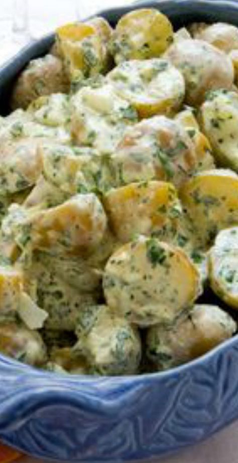 creamy horseradish potato salad~ Horse Radish, Creamy Horseradish, Potato Salad Healthy, Barbecue Side Dishes, Pregnancy Cravings, Potatoe Salad Recipe, Seasonal Recipes, Hot Pot, Summer Salads