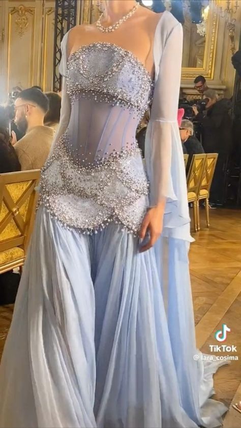 Sleeping Beauty Aesthetic, Miss Sohee, Met Gala Dresses, Prom Dress Inspo, Runway Fashion Couture, Beauty Aesthetic, Chique Outfits, Blue Ivy, Prom Dress Inspiration