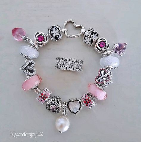 Pandora Bracelet Charms Aesthetic, Pandora Pink Bracelet, Pandora Bracelet Charms Ideas Pink, Pandora Charm Bracelet Aesthetic, Pink Pandora Bracelet, Bracelet Themes, Charm Bracelet Aesthetic, Pandora Aesthetic, Pandora Charms Pink