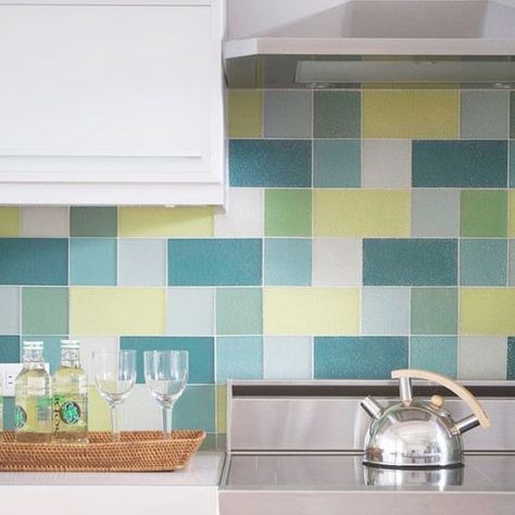 Aqua Green Kitchen, Yellow Grey Kitchen, Tile Patterns Kitchen, Backsplashes For Kitchen, Colorful Kitchen Backsplash, Green Kitchen Backsplash, Blue Backsplash Kitchen, Color Tile Backsplash, Modern Wall Tiles