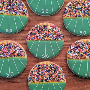 Decorated Cookies Ideas, Birthday Cookies Decorated, Onederful Birthday, Baking Power, Football Cookies, Football Parties, Royal Iced Cookies, Sugar Cookie Royal Icing, Iced Sugar Cookies