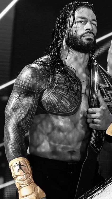 Roman Empire Wwe, Video Fx, Roman Reigns Smile, Roman Reigns Shirtless, Roman Reigns Wwe Champion, Wwe Superstar Roman Reigns, Wrestling Posters, Art Photography Portrait, Wwe Smackdown