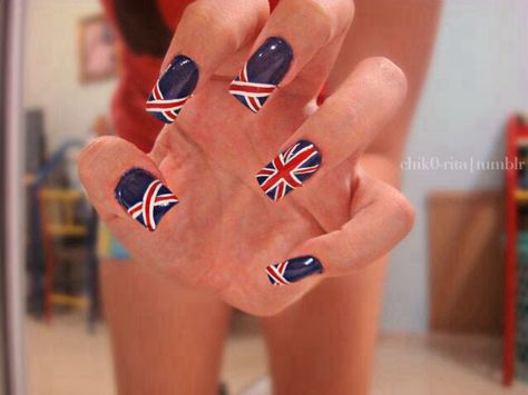 Union Jack nails. ♡ Def Leppard Nails, Union Jack Nails, One Direction Nails, Different Nail Designs, London Nails, Gel Nail Designs, Cute Nail Designs, Funky Nails, Cool Nail Designs