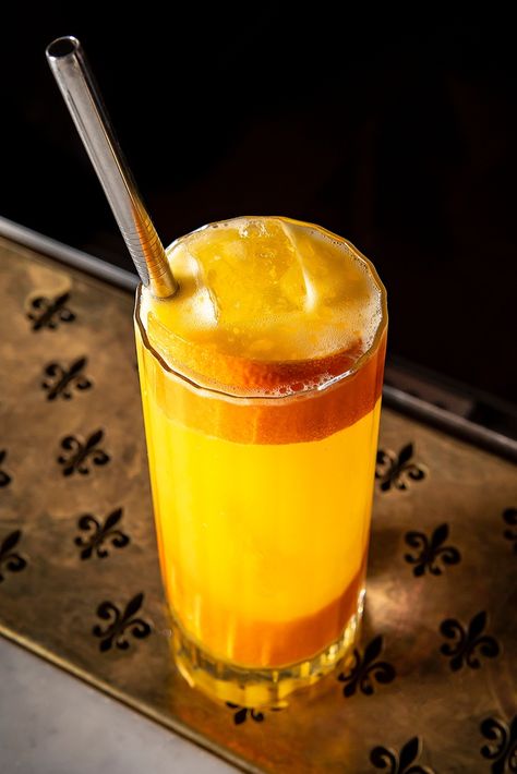 Jelani Johnson revises the 1970s drink. Harvey Wallbanger, Booze Drink, Gin Lemon, Bar Spoon, Rum Drinks, Brunch Cocktails, Gin Cocktails, Orange Oil, Adult Drinks