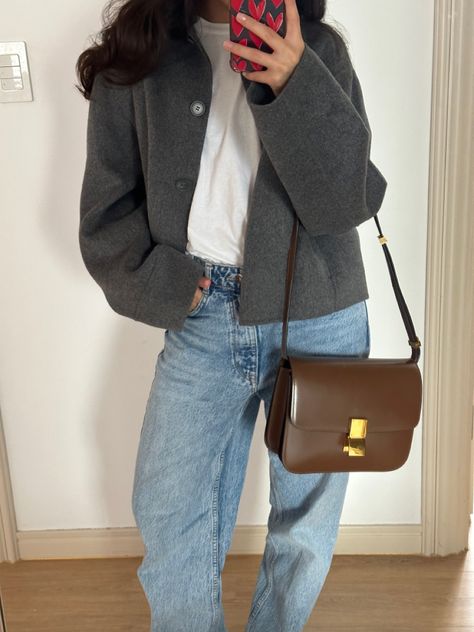 Celine Classic Bag Outfit, Celine Classic Box Bag Outfit, Light Brown Bag Outfit, Outfit With Brown Bag, Dark Brown Bag Outfit, Celine Box Bag Outfit, Brown Bag Outfit, Celine Bag Outfit, Handbags Outfits