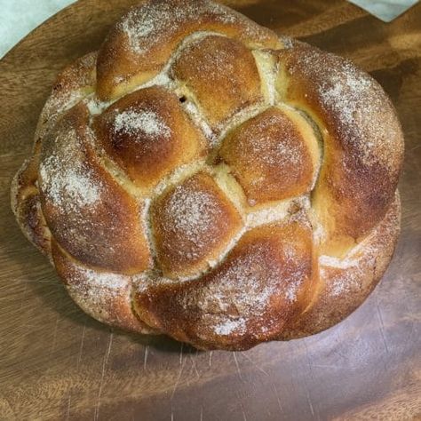 Apple Challah, Round Challah, Challah Bread Recipes, Jewish Holiday Recipes, Apple Honey, Herb Bread, Challah Bread, Sicilian Recipes, Smitten Kitchen