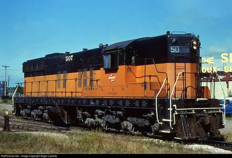 RailPictures.Net Photo: MILW 507 Milwaukee Road EMD SD9 at Sioux Falls, South Dakota by Roger Lalonde Seven Bridges Trail Milwaukee, Milwaukee Road Railroad, Milwaukee Road Hiawatha, Milwaukee Photo Locations, Devils Millhopper State Park, Milwaukee Road, Sioux Falls, Sioux, South Dakota