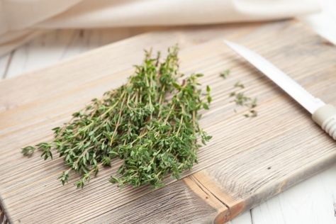 Herbal Guide to Thyme: Growing Guide + Thyme Benefits and Uses Thyme Benefits, Herbal Guide, Growing Thyme, Turkey Seasoning, Herb Turkey, Roast Lamb Leg, Kitchen Herbs, Herbs De Provence, Culinary Herbs