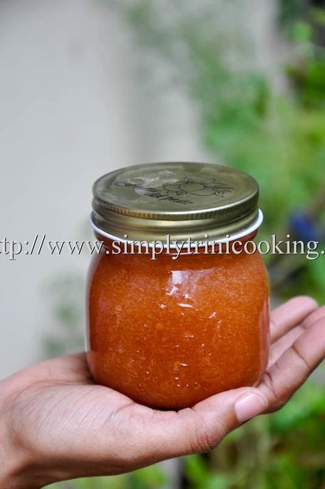 This guava jam was a hit. What stood out for me in this guava jam recipe was the natural guava taste that permeated throughout. Guava Marmalade Recipe, Guava Preserves Recipe, Guava Jam Recipe, Guava Bbq Sauce, Pomegranate Jelly, Calories Food, Guava Cake, Guava Recipes, Fruit Jam Recipes