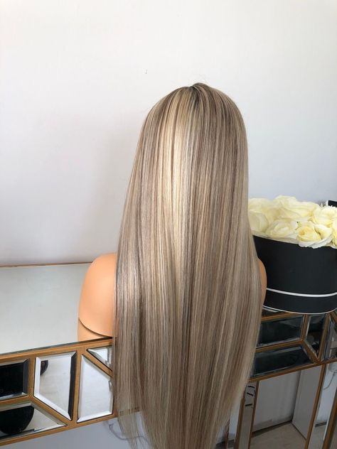 Balayage Ash Blonde, Balayage Ash, Perfect Blonde Hair, Rambut Brunette, Ombre Hair Blonde, Brunette Hair With Highlights, Dyed Blonde Hair, Dirty Blonde Hair, Ash Blonde Hair