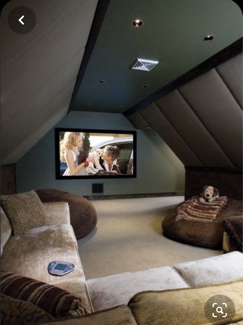 Attic Room Ideas Slanted Walls, Small Attic Room Ideas, Small Attic Room, Attic Room Ideas, Attic Makeover, Slanted Walls, Home Cinema Room, Small Attic, Attic Space