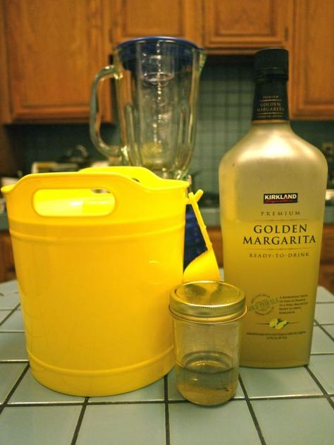 Just heard about this Costco, Kirkland Brand, Golden Margarita Mix - ready to drink- today at coffee with the girls.  :D Costco Margarita Mix Recipe, Best Margarita Mix, Golden Margarita, Margarita Mix Recipe, Margarita Mix Drinks, Ninja Blender Recipes, Ice Drink, Margarita Drink, Costco Finds