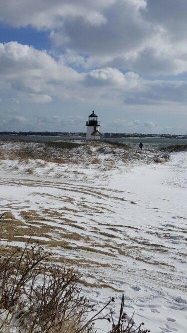 Chilly but beautiful today in Nantucket. SHARE THE LOVE at NantucketWeddings.com Winter In Nantucket, Nantucket Winter, Nantucket Aesthetic, Nantucket Christmas, Nantucket Island, Coastal Life, Marthas Vineyard, Vintage Winter, Winter Aesthetic