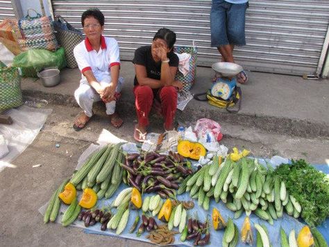 Vendors selling produce along street in Bauang La Union Philippines. Material Culture In Philippines, Bukid Life Philippines, Street Vendors Philippines, La Union Philippines, Province Life Philippines, Poverty In The Philippines, Street Vendor, Drawing Inspo, Philippines