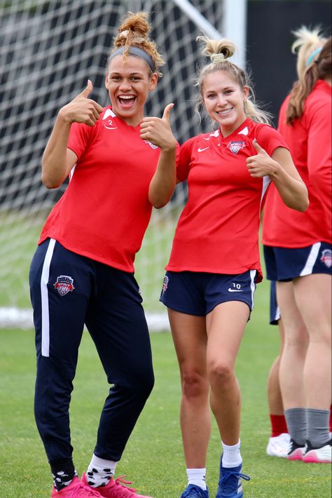 Trinity Rodman And Ashley Sanchez, Ashley Sanchez, Washington Spirit, Trinity Rodman, Soccer Pics, Crazy Pics, Soccer Women, Female Cop, Usa Soccer Women