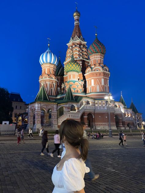 #moscow #russia #st.basil Moscow Russia Aesthetic, Photo Profil Insta Original, Moscow Russia Travel, Russia Landscape, Russia Photography, Moscow Girls, Russia Girl, Russia Aesthetic, Beach Holiday Outfits