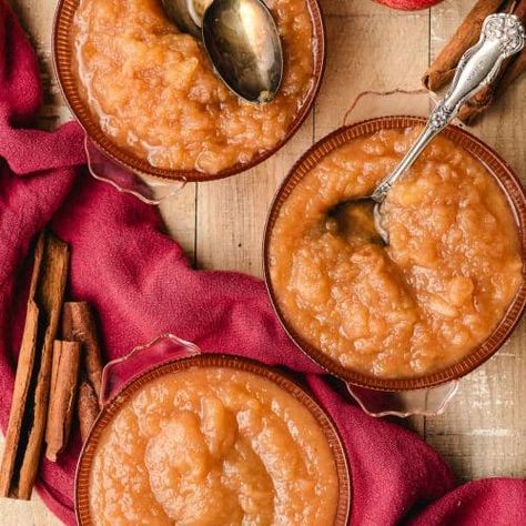 Slow Cooker Applesauce - NeighborFood Crock Pot Applesauce, Spiced Applesauce, Slow Cooker Applesauce, Crockpot Applesauce, Apple Sauce Recipes, Pastry Blender, Easy Slow Cooker, Baked Apples, Sweet Tarts