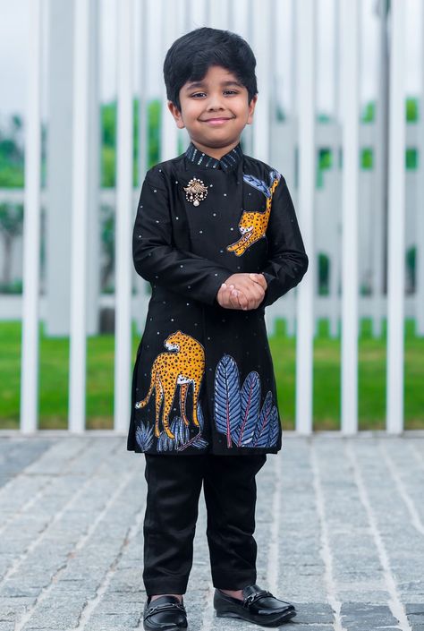 Dhothi Function For Boys Stills, Baby Boy Indian Ethnic Wear, Baby Boy Ethnic Wear, Baby Boy Fashion Clothes, Boys Dresses, Kids Indian Wear, Kids Dress Boys, Kids Ethnic Wear, Kids Party Wear