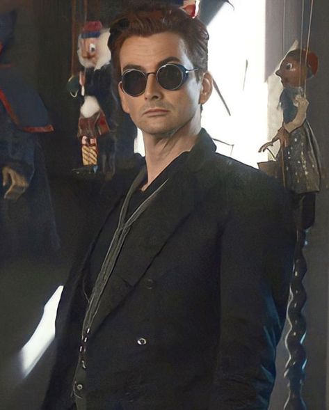 Crowley Icons Good Omens, Anthony J Crowley, Innefable Husbands, Good Omens Aziraphale, Good Omens Crowley, Crowley Good Omens, David Tennant And Michael Sheen, Body Pic, David And Michael