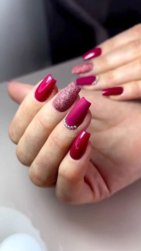 #Relationship# fashion# diy Magenta Nails, Dark Pink Nails, Pink Nail Art Designs, Bridal Nails Designs, Wedding Nail Art Design, Fancy Nail Art, Quick Nail Art, Bridal Nail, Bridal Nail Art