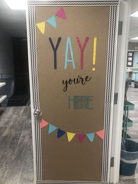 Welcome Preschool Door Ideas, School Doors Ideas, Teacher Door Decorations Welcome, Attendance Door Decoration, Attendance Office Decor, Welcome Back School Door, Preschool Back To School Door Ideas, Welcome Back Classroom Door, 1st Day Of School Door Ideas