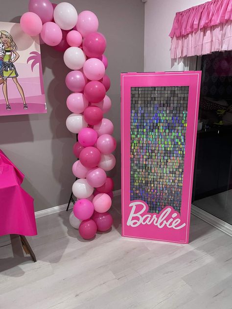 Come on barbie, let's go party  | CatchMyParty.com Teen Barbie Birthday Party, Black Barbie Birthday Party, Malibu Barbie Party, Barbie Bday, Barbie Theme Party, Barbie Birthday Party, Barbie Theme, Malibu Barbie, Barbie Birthday