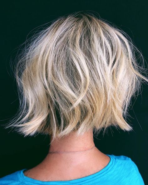 Short Hairstyles for Thick Hair, Women Short Haircut Ideas 2019 Choppy Bobs, Fine Hair Bob, Blonde Balayage Bob, Short Hairstyles For Fine Hair, Trendy Short Hairstyles, Ideas Haircut, Medium Bob Haircut, Balayage Bob, Fine Curly Hair